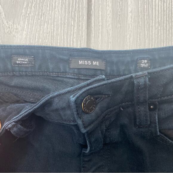 Miss Me Women's Black 01 Raw Hem Stretchy Ankle Skinny Denim Jeans Size 26 - Picture 2 of 12